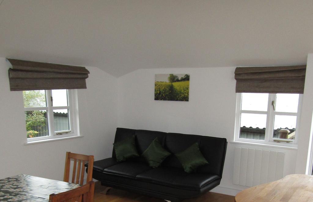 Watercress Barns Apartment ซิททิงบอร์น ภายนอก รูปภาพ