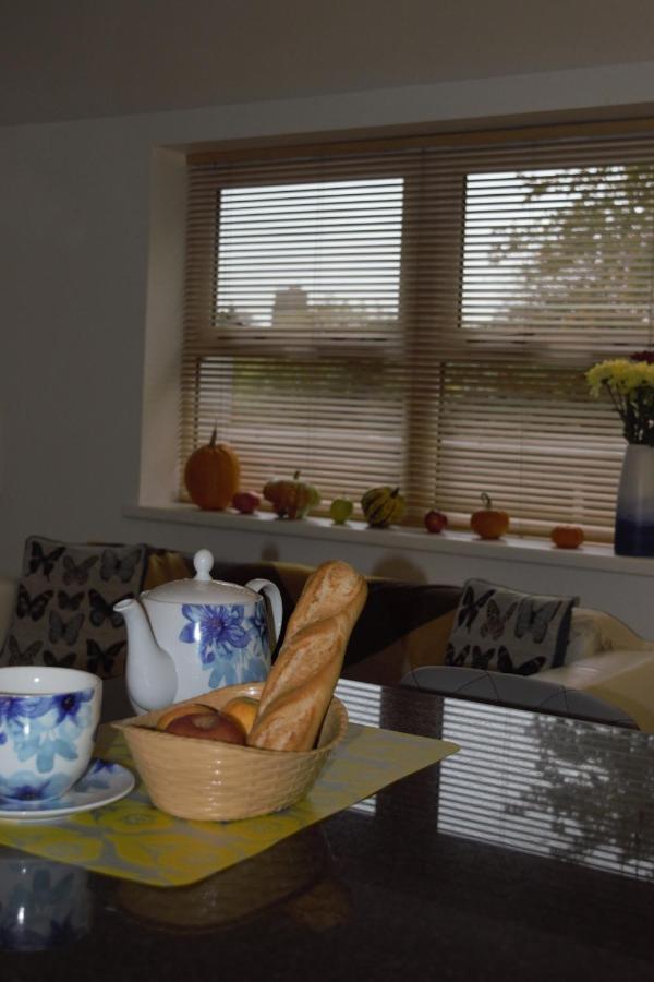 Watercress Barns Apartment ซิททิงบอร์น ภายนอก รูปภาพ